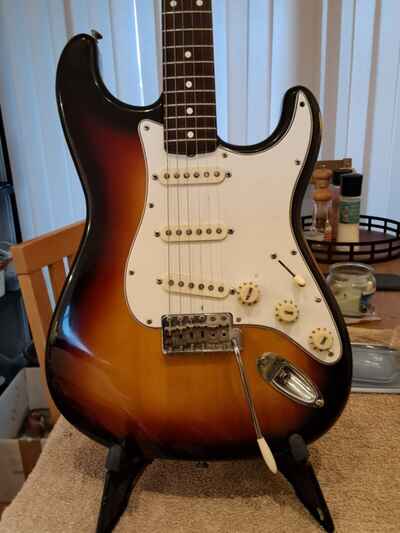 JV Squier 1983 Stratocaster 62 spec