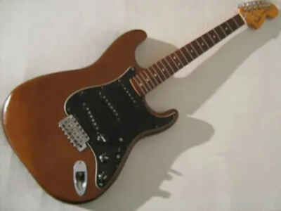 1975 FENDER STRATOCASTER USA - LIGHT