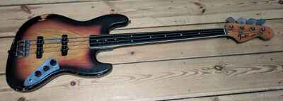 1975 Fender Jazz Bass Fretless