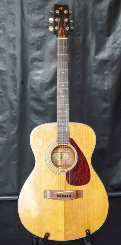 Yamaha FG170 Vintage acoustic guitar with case.