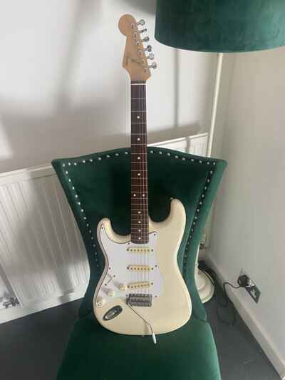 Left handed Squier Japanese vintage 1984-5 Stratocaster E Series Olympic White