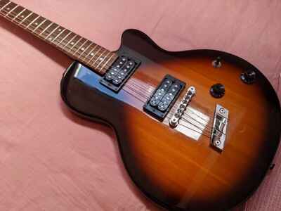 DE ARMOND M-65 Vintage 90s Electric Guitar - Sunburst - By Guild - Gig Bag