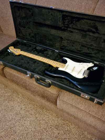 Fender Stratocaster Made USA 1984 B&W With Fender Hard Case