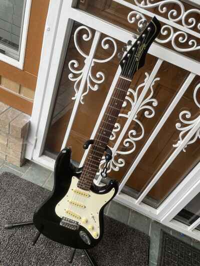 Vantage (Matsumoku) Japan VIE-10 SSS Stratocaster Strat Electric Guitar MIJ