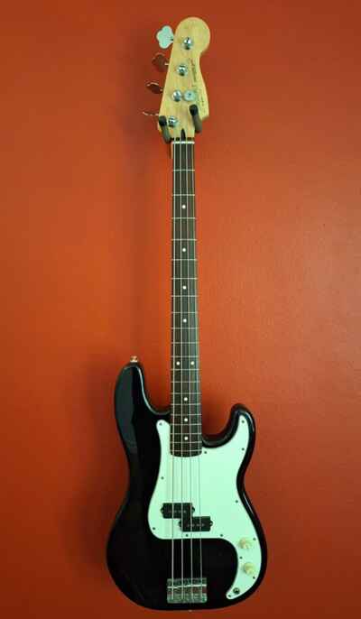 Vintage Fender Precision P Bass MIM 1992 black, all-original w / hard case