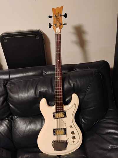 UNIVOX BASS 1970s