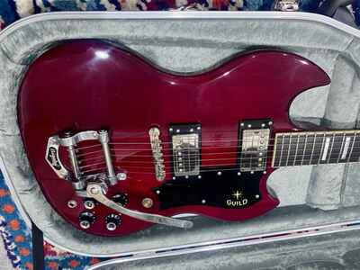 Guild S-100 Polara Cherry Red + Bigsby + Hardcase