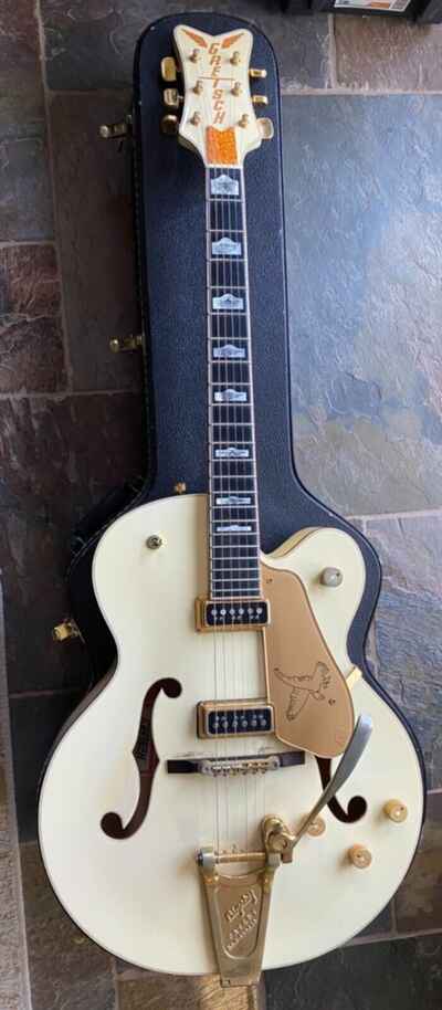 Gretsch G6136T-LDS White Falcon 1957 Style Vintage White Lacquer w /  DynaSonic Pi