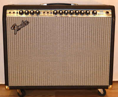 Vintage 1977 Silverface Fender Twin Reverb 135 Watt Guitar Amplifier