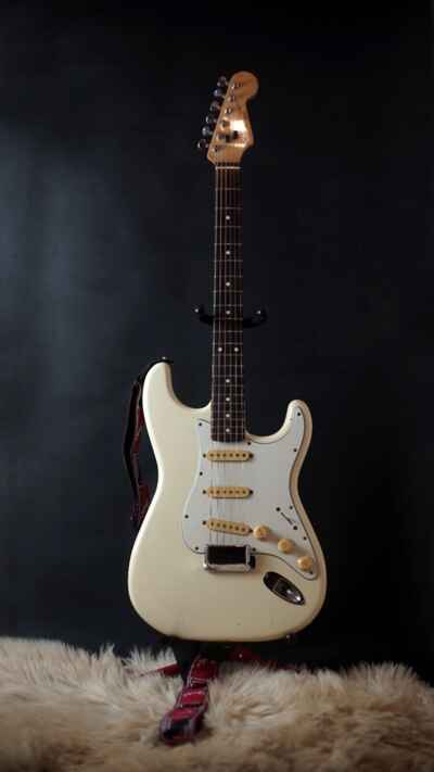 1986 SQUIER STRATOCASTER by FENDER  - Made in JAPAN