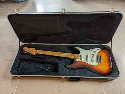 Fender Stratocaster Standard USA 1983 Dan Smith era, 3 4 kg