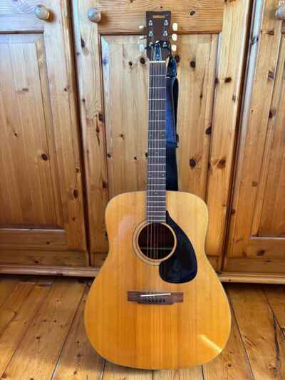 Yamaha FG140 Red label 1971 acoustic guitar in excellent condition