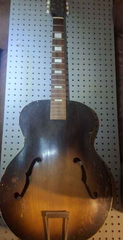 1960s  Harmony Master H-945 Archtop Guitar 6 Strings Cosmetic Wear F-Hole