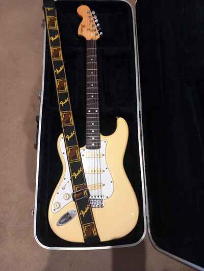 1987 left-handed Fender Stratocaster - Vintage cream with Hard Case