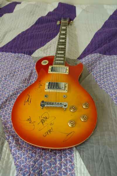 AUTOGRAPHED Les Paul rep - SIGNED by WE THE KINGS - Teisco guitar -photogenic