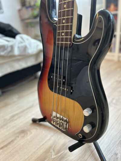 Fender Precision Bass 1977 (Ash Body) Sunburst. Alles Original inkl. Case