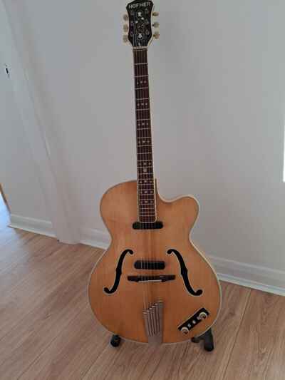 Hofner President 1959 Blonde Semi-acoustic guitar. Used condition. Serviced.