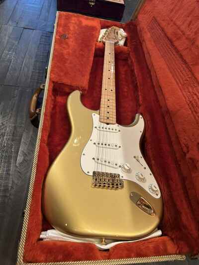 Fender Stratocaster Gold DAN SMIITH 1982  /  Very Rare Piece. All Original !