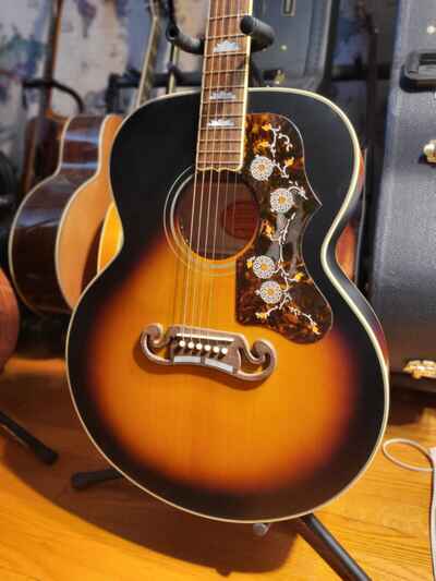 Epiphone SJ-200 1957 Vintage Sunburst Acoustic Guitar