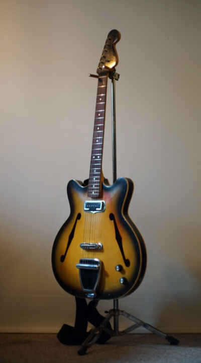 Fender "Coronado I" hollow electric guitar 1966 ?