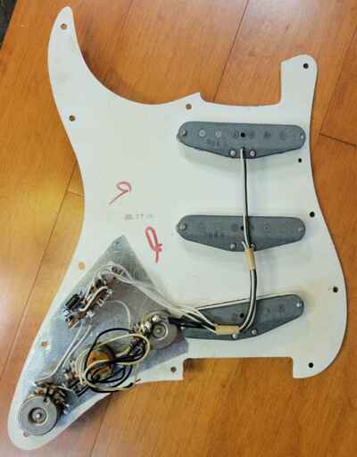 ** 1972 LOADED Pickguard ** Fender Stratocaster Vintage 72 Pickups Pots COMPLETE