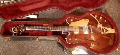 Gretsch G6122 1962 Country Classic Walnut with Bigsby electric guitar with case