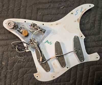 1974 - 75 LOADED Pickguard ** Fender Stratocaster Vintage Pickups Pots COMPLETE