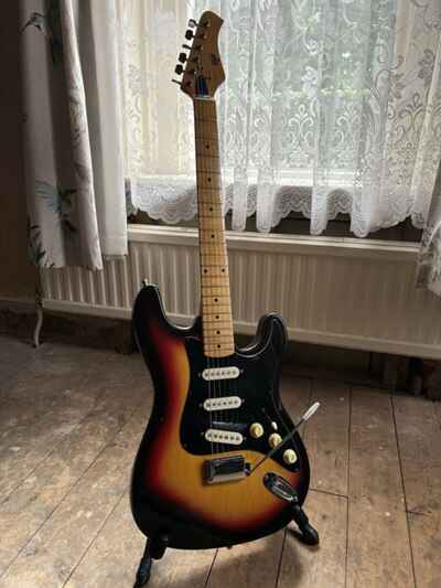 Hondo 2 Strat Style Electric Guitar 1981 H760