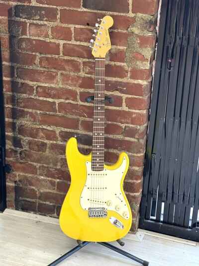 1984-1988 Fender Stratocaster Graffiti Yellow USA electric guitar