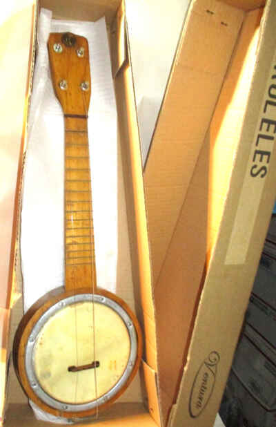 Vintage La Pacific Ukulele Banjo