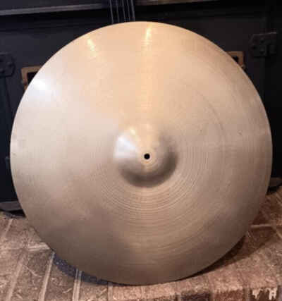 Avedis Zildjian Cymbal 24" No Key holing BRASS 1960 (ish) EXCELLENT