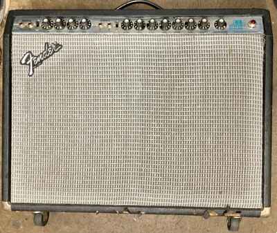 FENDER Twin Reverb . 1974 Silverface . 2x12 USA Valve Combo . London