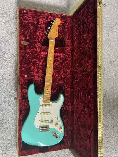 Fender Stratocaster American Vintage II 1957 Sea foam Green And Fender Strap
