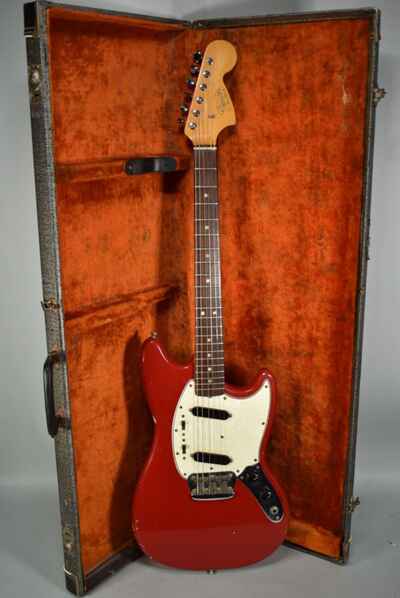 1966 Fender Duo Sonic Dakota Red Finish Electric Guitar w / OHSC
