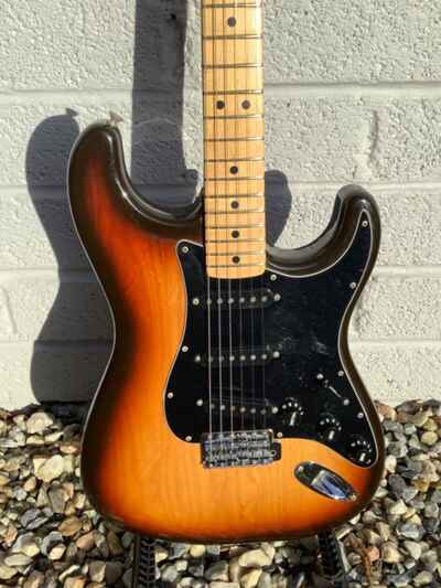 Fender Stratocaster 1979, Tobacco Sunburst, Large head