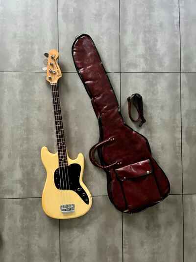 1978 Fender Musicmaster Bass olympic white, all original + vintage Gigbag