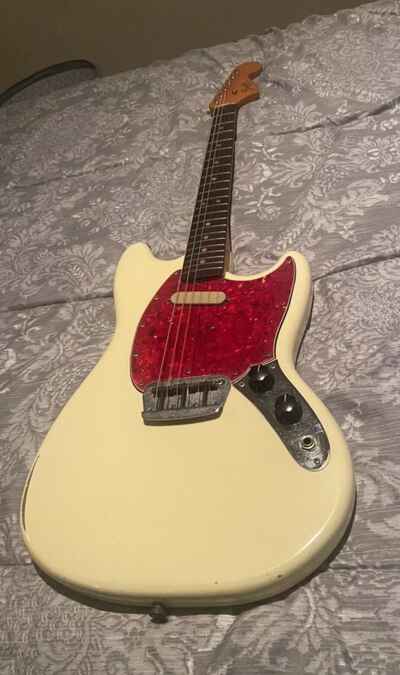 1965 Fender Musicmaster 11  (118345). Electric Guitar  All Original Parts