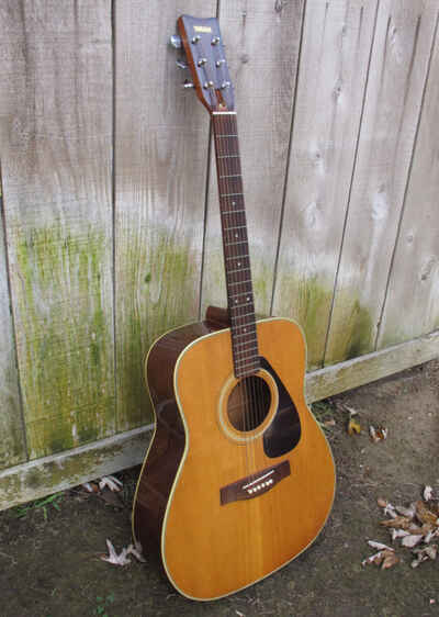 Vintage 1978 Yamaha FG335 Acoustic Guitar w /  Hard Case - Classic Dreadnought!