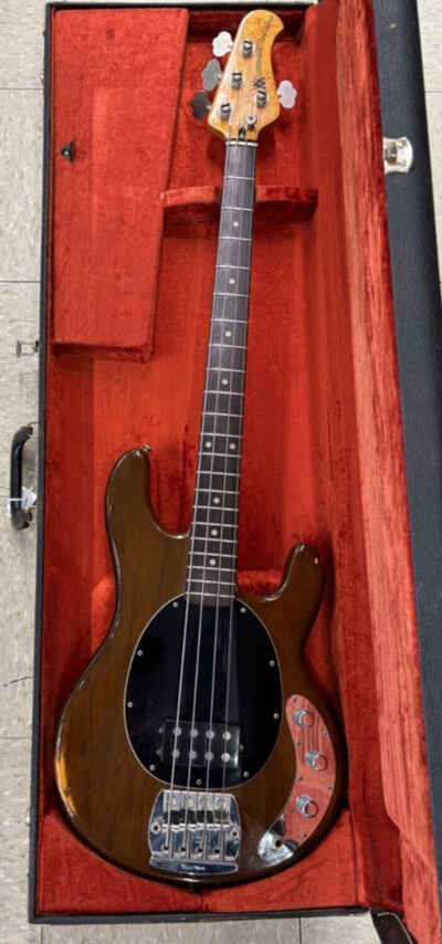 VINTAGE 1980 MUSIC MAN STINGRAY BASS W / OHSC