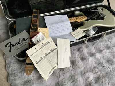 1979 Fender Stratocaster 25th Anniversary.        6