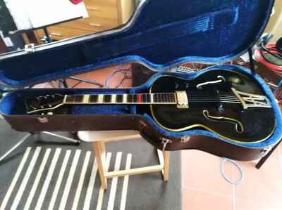 alte Jazz Gitarre, ein guter alter "Hoyer- Der Herr im Frack " , Original