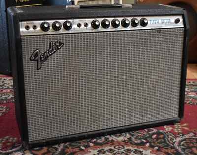 1979 Fender Deluxe Reverb 1x12 Combo Amplifier Silverface