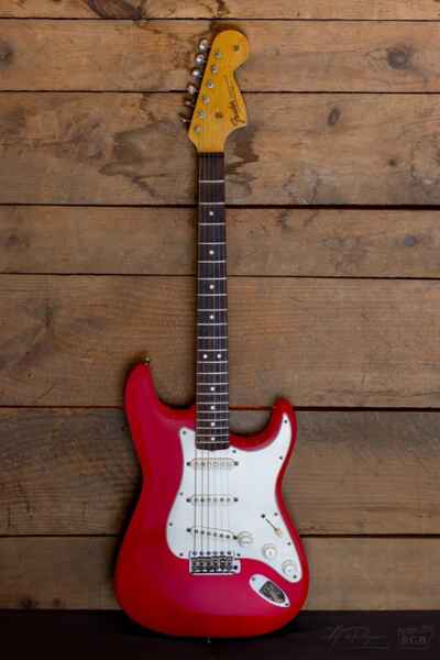 FENDER 1966 ELECTRIC GUITAR