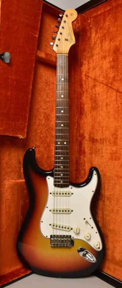 1965 Fender Stratocaster 3-Tone Sunburst w / OHSC