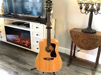 RARE VTG EXQUISITE GUILD G-37 BLD ACOUSTIC DREADNOUGHT GUITAR IN HARDSHELL CASE