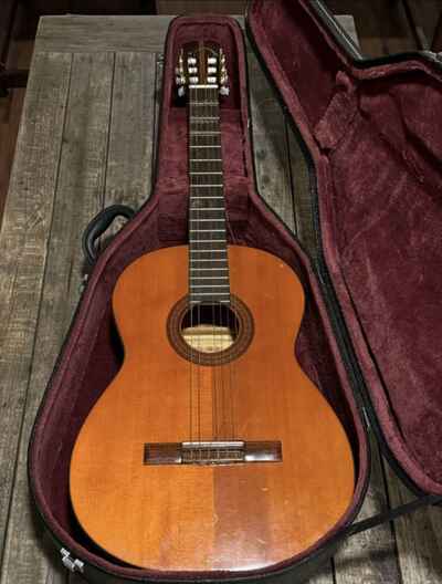 1973 VINTAGE GARCIA SPANISH ACOUSTIC CLASSICAL GUITAR ( RARE & WITH CASE)