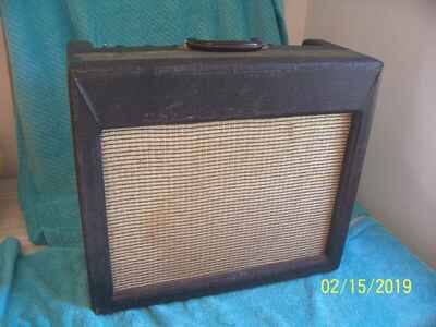 1960 Supro 1696TN Tube amp guitar or accordion amplifier P15P Jensen cond as is