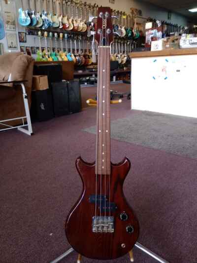 FRETLESS Vintage 1980