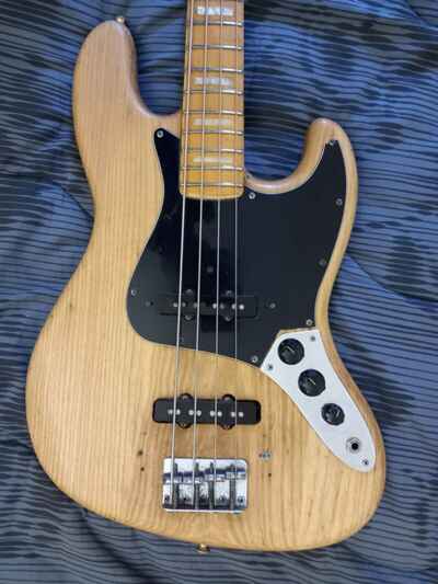 Fender Jazz Bass 1975 maple fingerboard