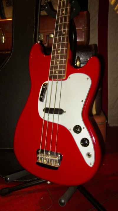 Vintage 1975 Fender Musicmaster Bass Red With Original Case